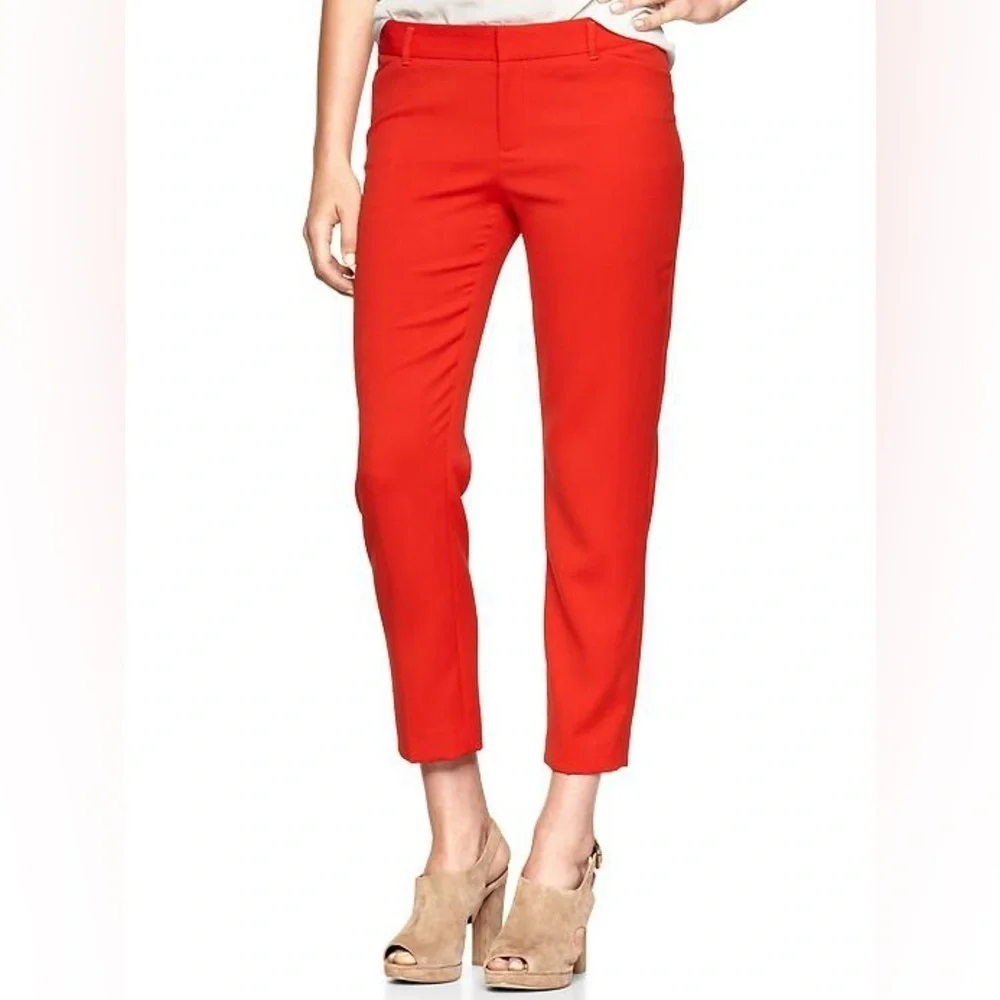 NWT - GAP Slim Cropped Pants in Bright Red - Size 00